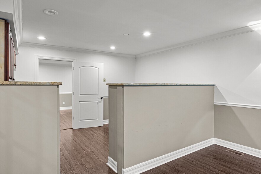 More Photos Of 352 Monmouth Rd, Millstone Township Office For Lease