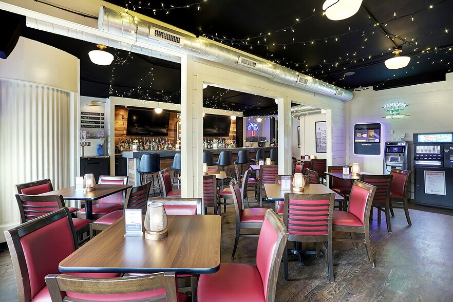 More Photos Of 2849 S Shelby St, Indianapolis Freestanding For Sale