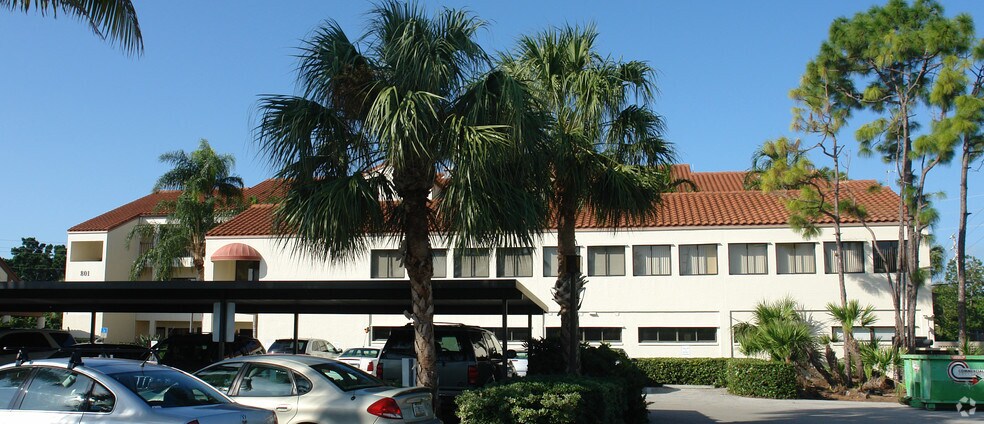 More Photos Of 801 Anchor Rode Dr, Naples Medical For Lease