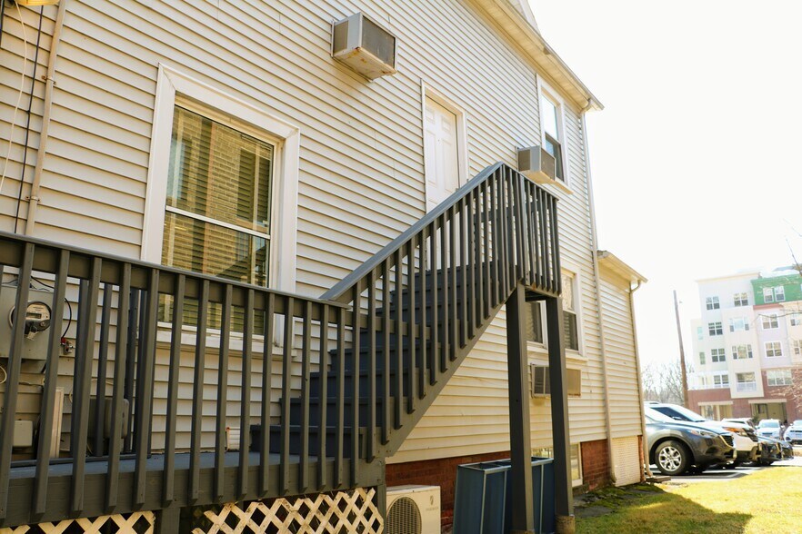 More Photos Of 1480 Bedford St, Stamford Office For Lease