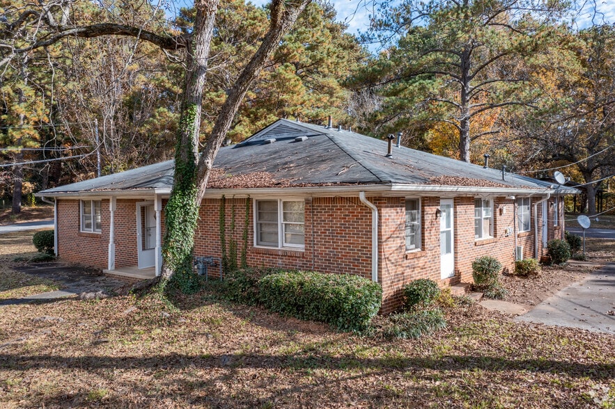 More Photos Of 2605 Ben Hill Rd, East Point Schools For Sale