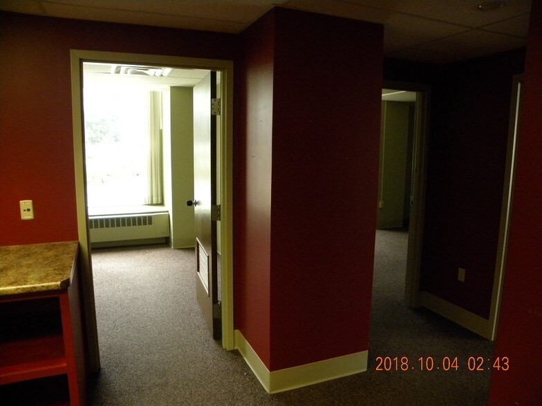 More Photos Of 4 Washington St, Sanford Office For Sale