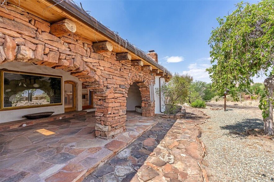 More Photos Of 18 Destierro Trail, Santa Fe Lodge Meeting Hall For Sale