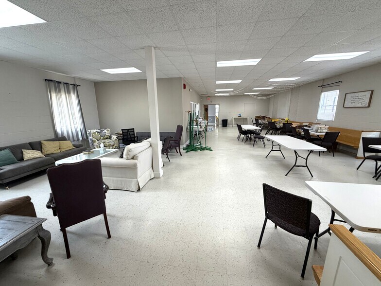 More Photos Of 3901 Raeford Rd, Fayetteville Religious Facility For Lease