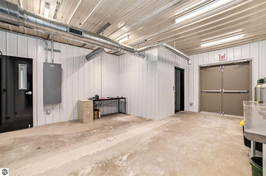 More Photos Of 110 W Park Dr, Kalkaska Service For Sale