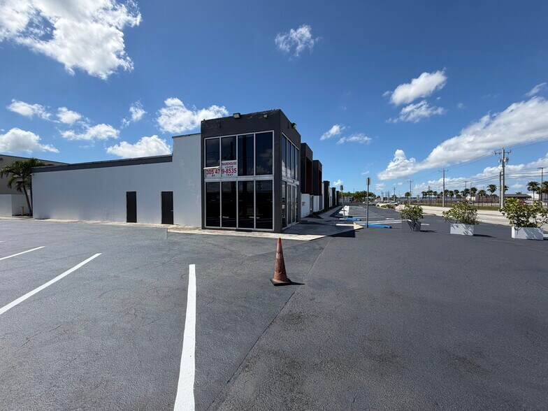 More Photos Of 5701-5731 NW 74th Ave, Miami Warehouse For Lease