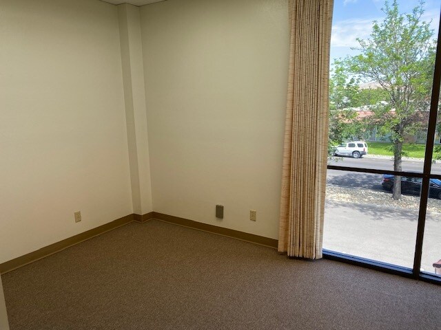 More Photos Of 315-333 Freeport Blvd, Sparks Warehouse For Lease
