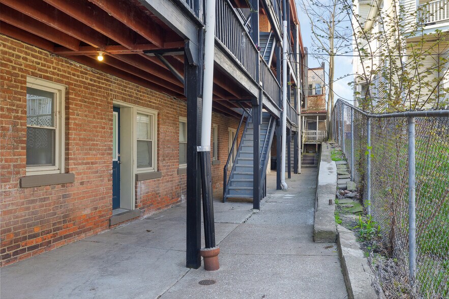 More Photos Of 8702 Detroit Ave, Cleveland Apartments For Sale