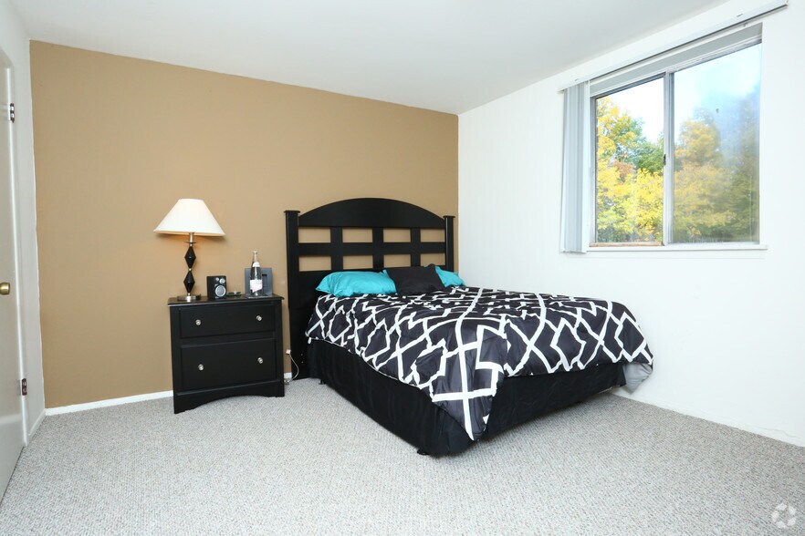 More Photos Of 831 Green Rd, Ypsilanti Apartments For Sale