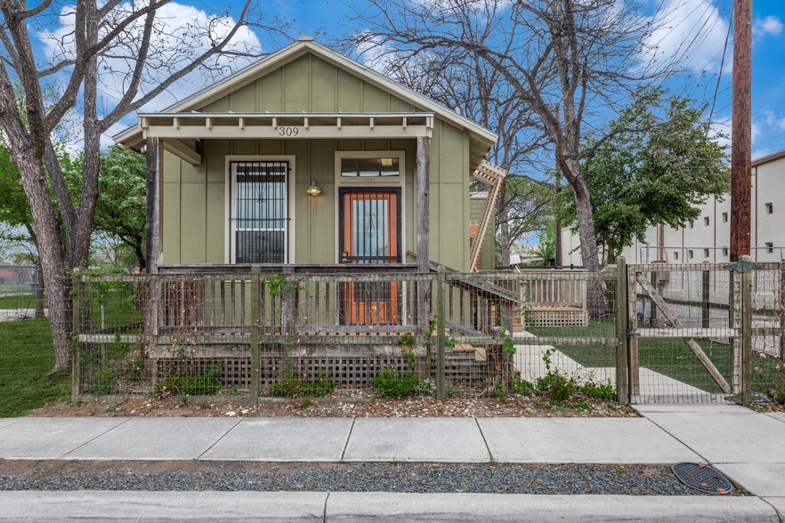 Primary Photo Of 309 Burnet St, San Antonio Office For Lease