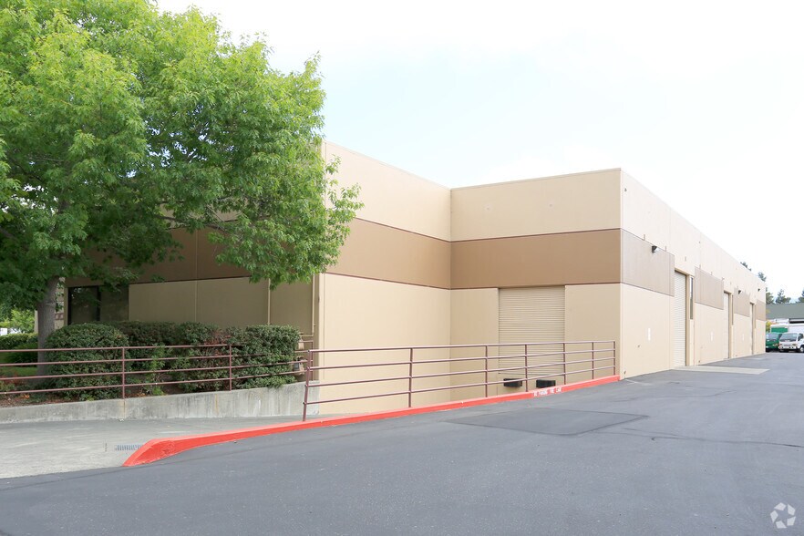 More Photos Of 600 Martin Ave, Rohnert Park Light Manufacturing For Lease
