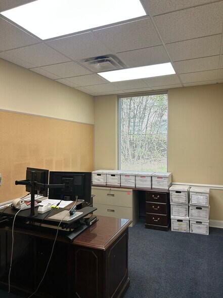 More Photos Of 1619 Schaeffer Rd, Knoxville Office For Lease