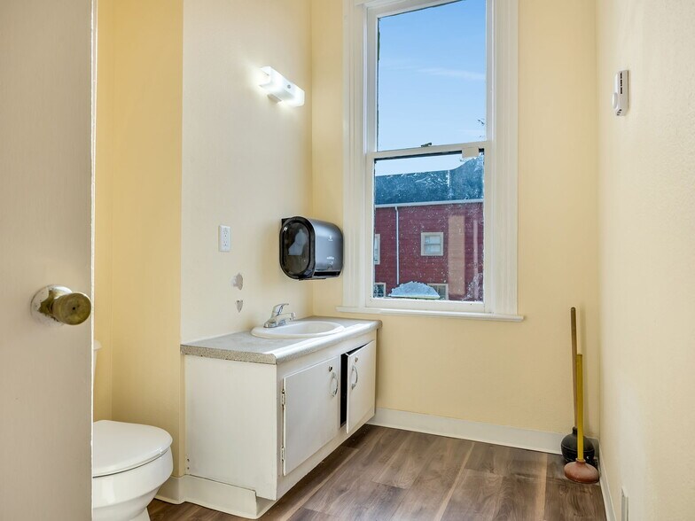 More Photos Of 1178 Franklin Ave, Astoria Office For Sale