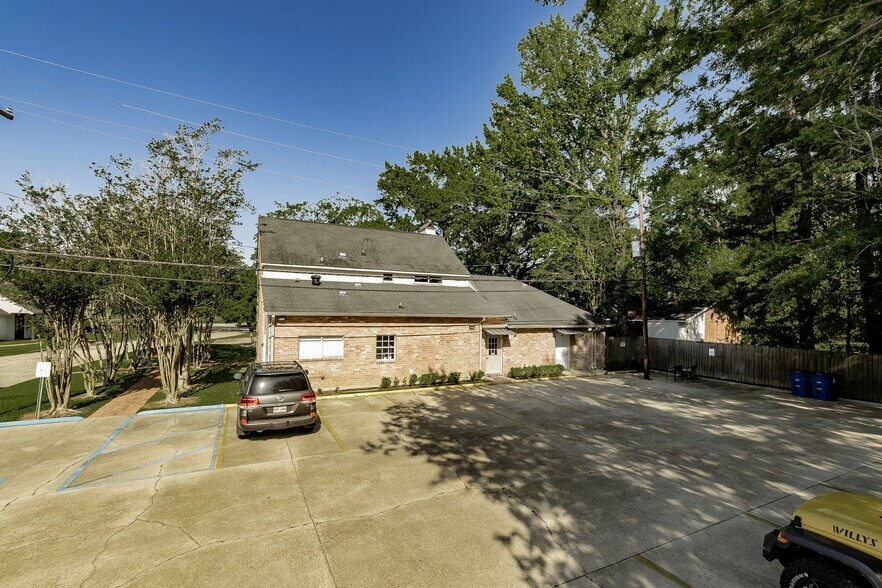 More Photos Of 673 E Airport Ave, Baton Rouge Office Residential For Sale