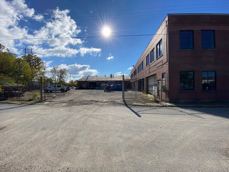 More Photos Of 501 Robb St, McKees Rocks Warehouse For Sale