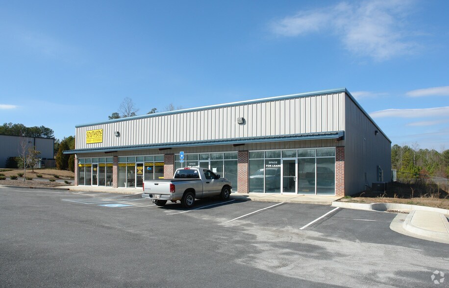 More Photos Of 1064 GA-16, Newnan Showroom For Sale