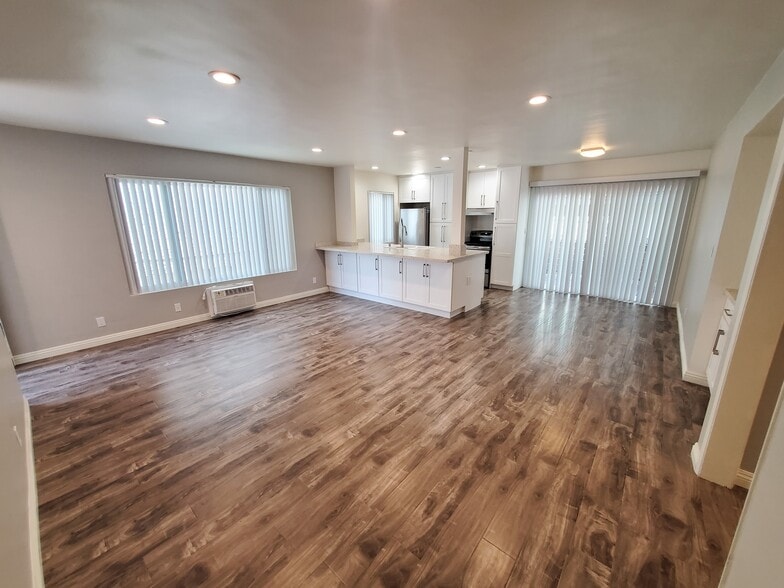 More Photos Of 1424 Greenfield Ave, Los Angeles Apartments For Sale