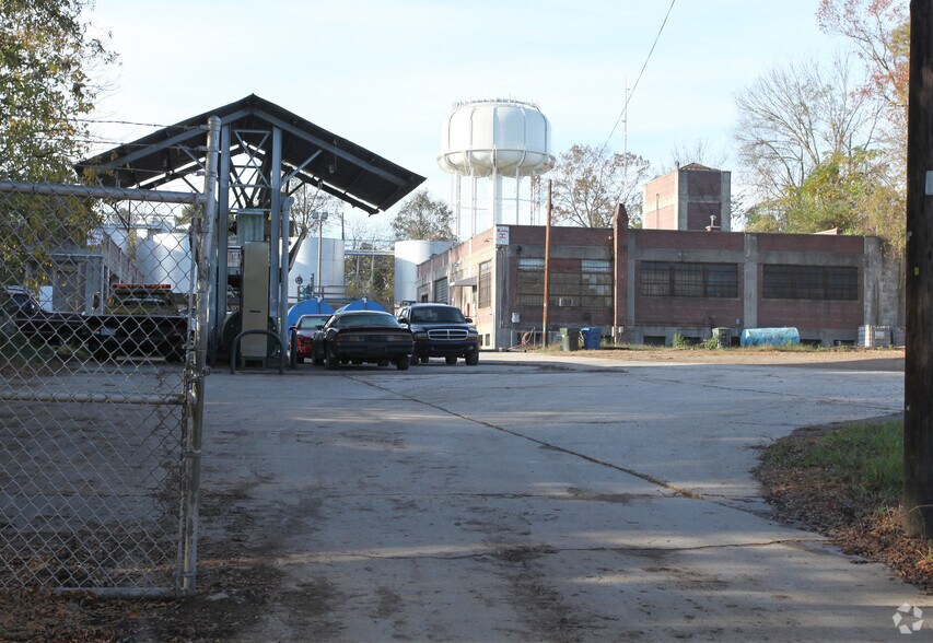 Primary Photo Of 1404 Angier Ave, Durham Chemical Oil Refinery For Lease