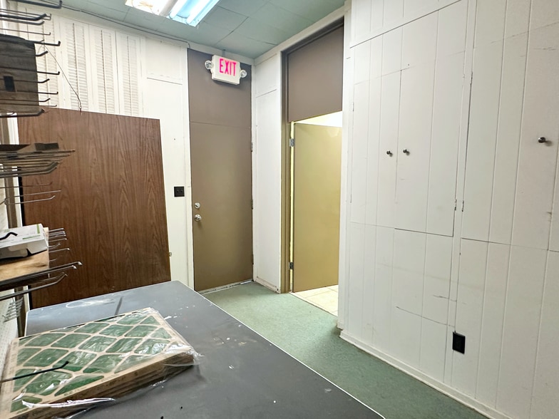 More Photos Of 105 N Main St, Atmore Office For Sale