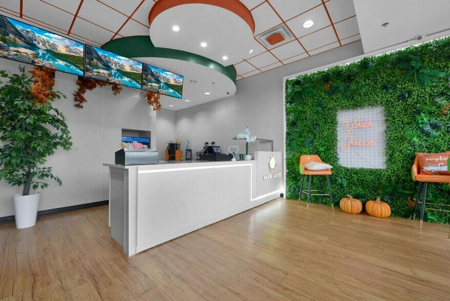 More Photos Of 2017-2035 Polaris Pky, Columbus Storefront For Lease