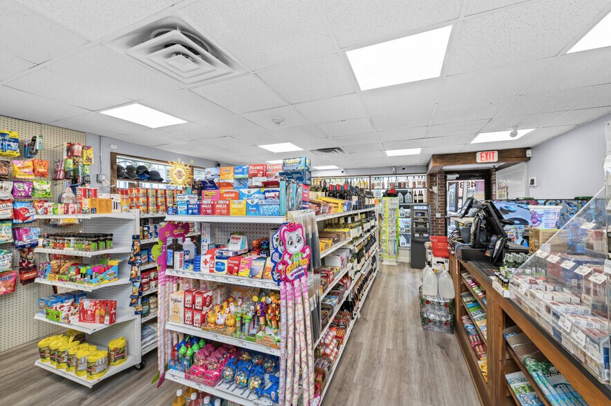 More Photos Of 491-499 Broadway, Everett Storefront Retail Residential For Lease