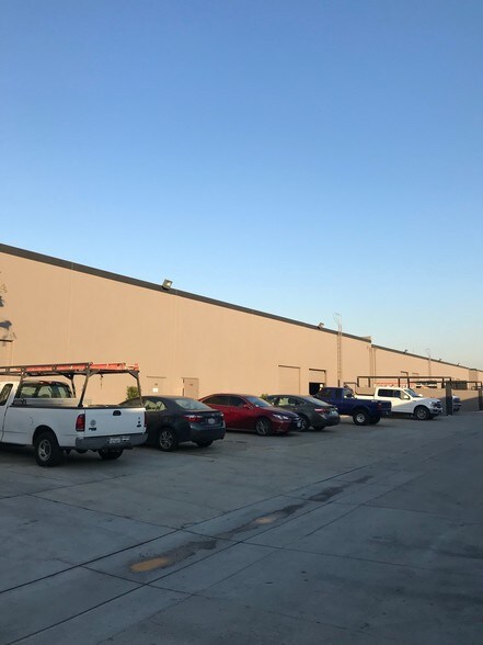 More Photos Of 3700 N Industry Ave, Lakewood Research And Development For Lease