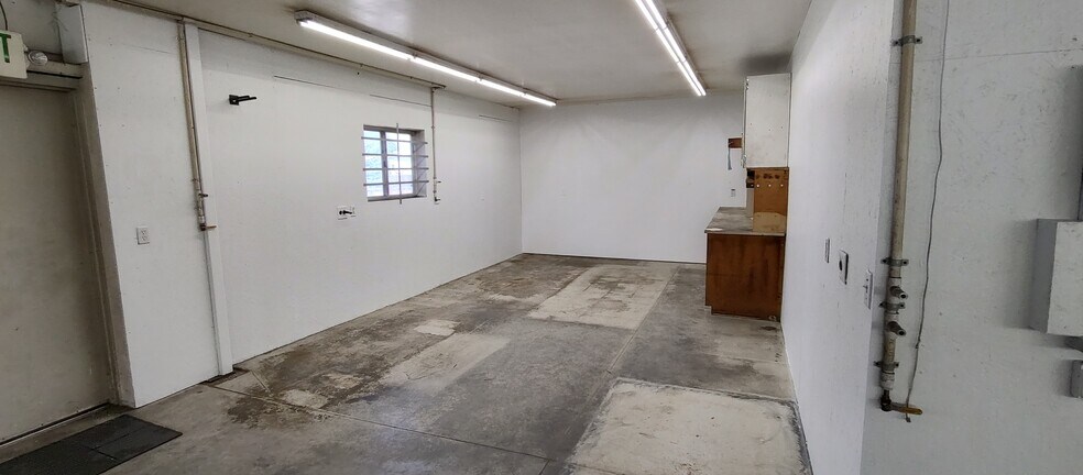 More Photos Of 409 Delozier Dr, Fort Collins Warehouse For Lease