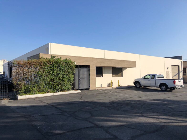 Primary Photo Of 13515 Excelsior Dr, Norwalk Warehouse For Lease