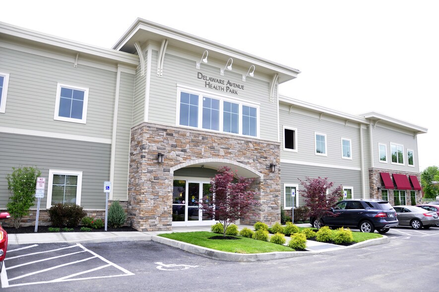 More Photos Of 250 Delaware Ave, Delmar Medical For Lease
