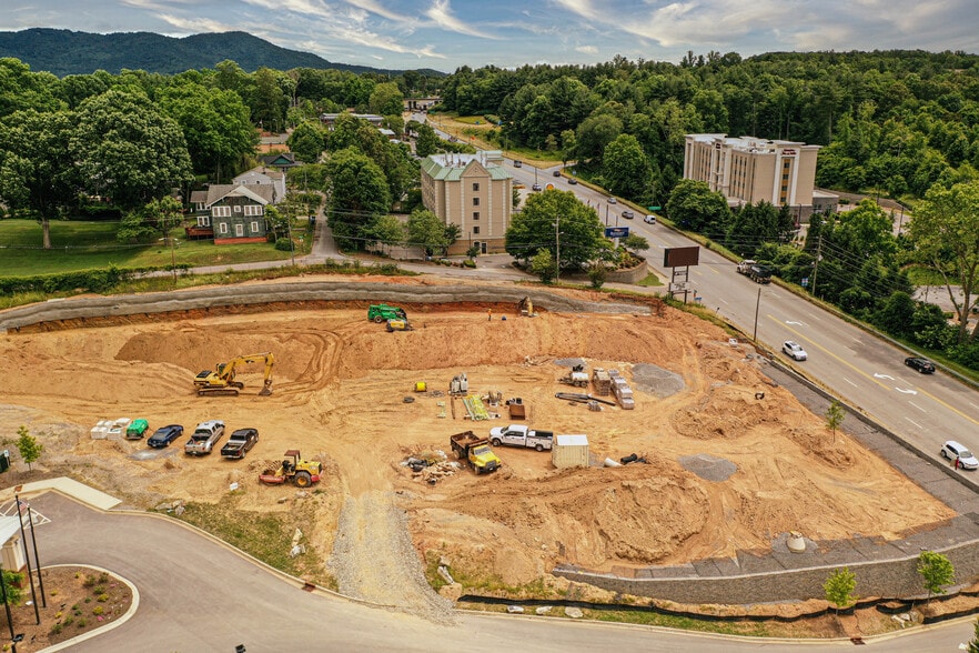 More Photos Of 190 Hendersonville Rd, Asheville Storefront Retail Office For Lease
