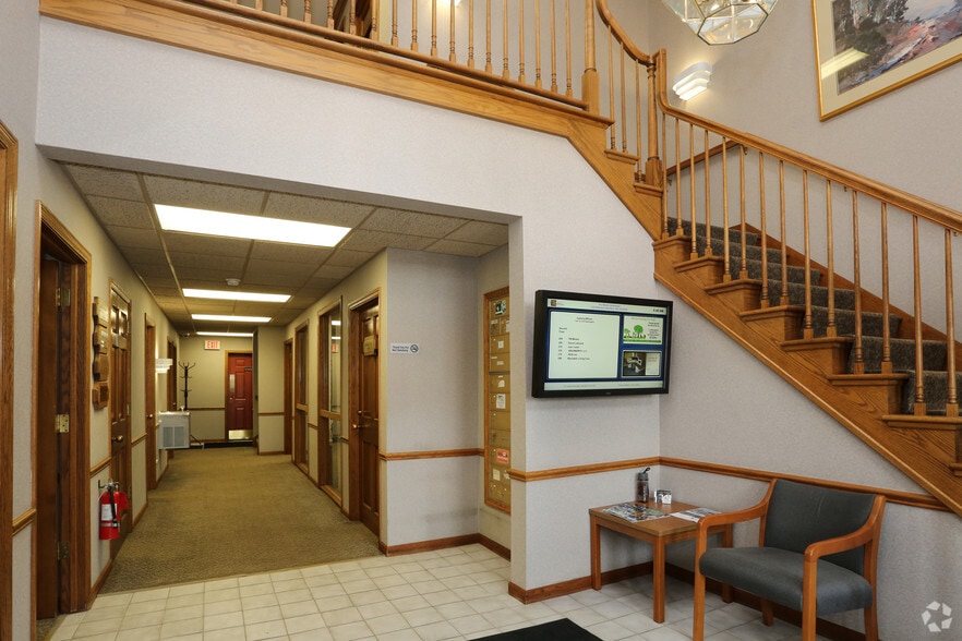 More Photos Of 11431 N Port Washington Rd, Thiensville Office For Sale