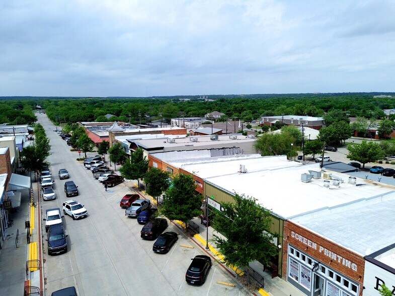 More Photos Of 1020 Halsell St, Bridgeport Flex For Sale