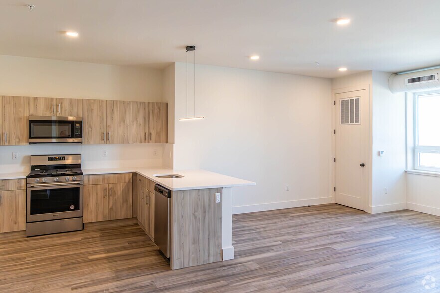 More Photos Of 55 Washington St, East Orange Apartments For Sale