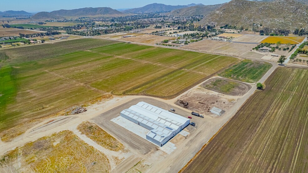 More Photos Of 35650 Hidden Springs Rd, Hemet Warehouse For Lease
