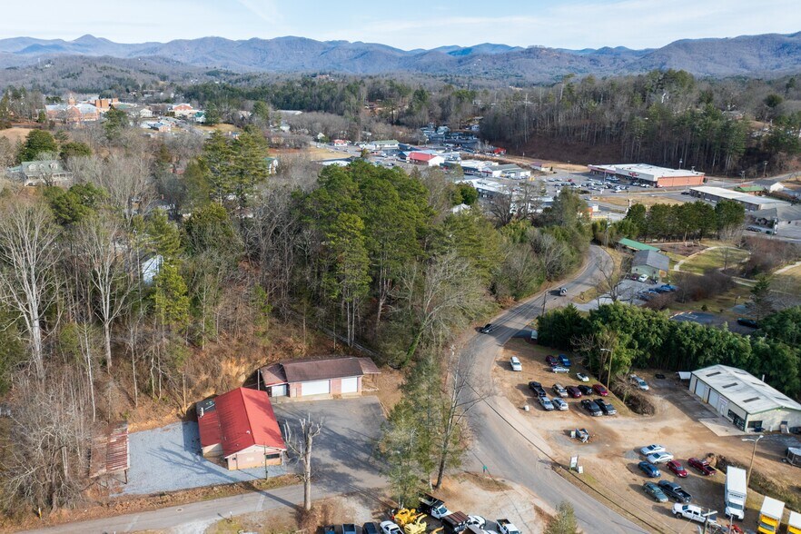 More Photos Of 535 W Main St, Franklin Specialty For Sale