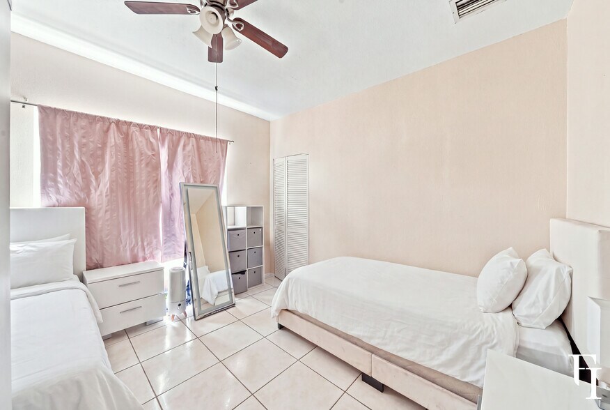 More Photos Of 1353 SW 1st St, Miami Storefront Retail Residential For Sale