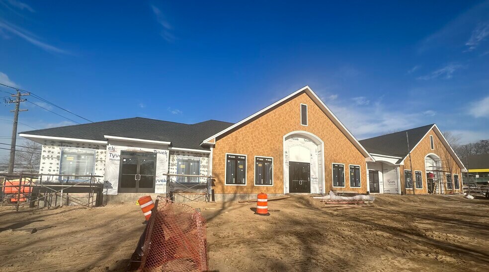 More Photos Of Corner of Middle Country Rd and Parsnip Pond Rd, Lake Grove Medical For Lease