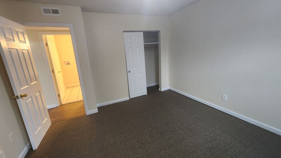More Photos Of 7300-7310 Southside Dr, Louisville Apartments For Sale