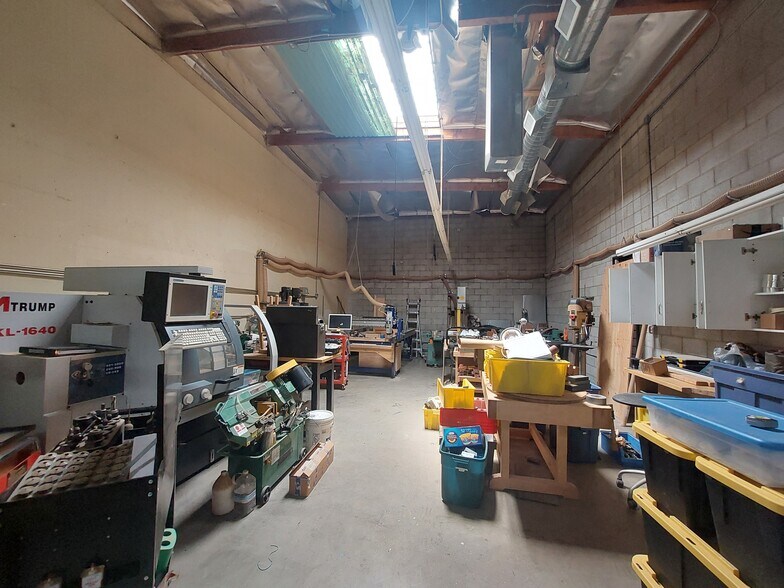 More Photos Of 12734 Branford St, Pacoima Warehouse For Lease