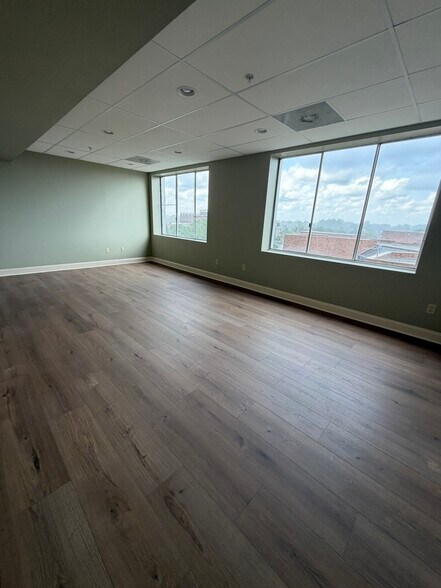 More Photos Of 327 Main St, Greenwood Office For Lease