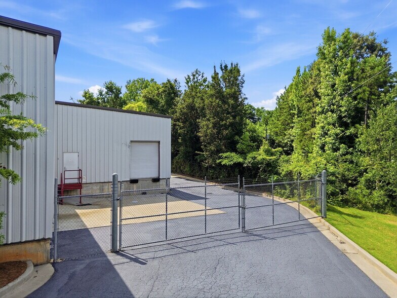 More Photos Of 1449 Field Park Cir, Marietta Warehouse For Sale