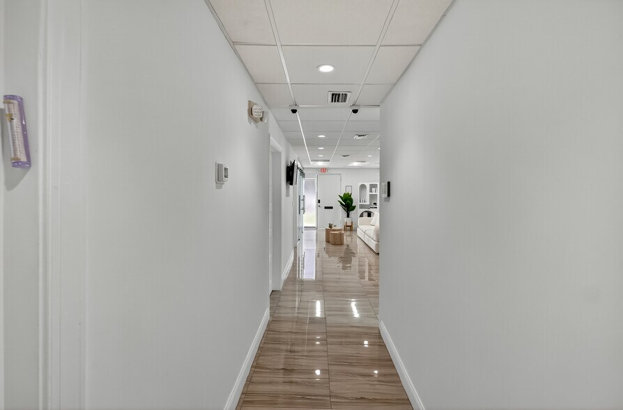 More Photos Of 201 N University Dr, Plantation Medical For Sale