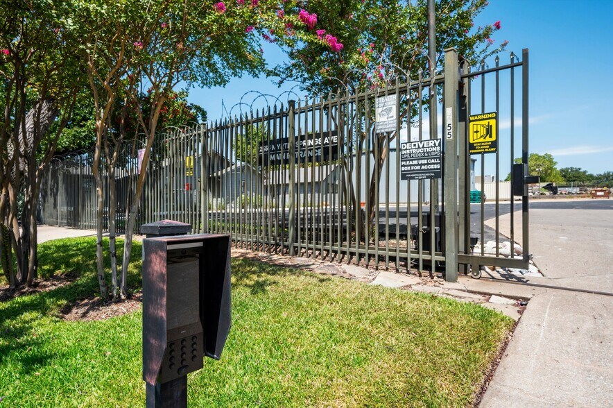 More Photos Of 2655 Myrtle Springs Ave, Dallas Light Manufacturing For Sale