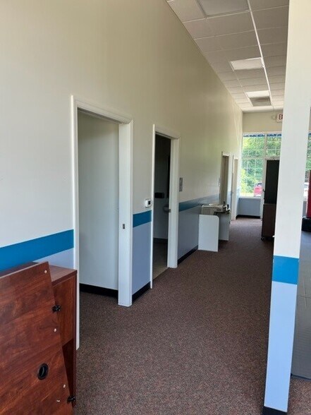 More Photos Of 128 Graham Park Dr, Cranberry Township Freestanding For Lease