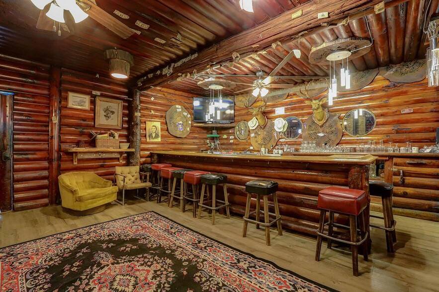 More Photos Of 212 Main St, Sierra City Hotel For Sale