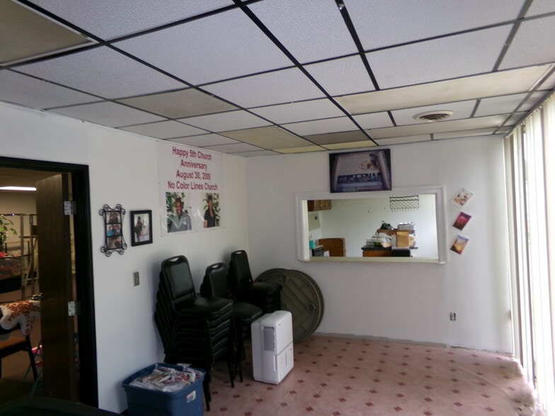More Photos Of 4021 W Michigan Ave, Lansing Office For Sale