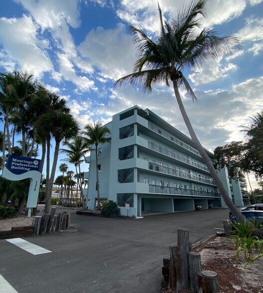 More Photos Of 2335 Tamiami Trl N, Naples Medical For Sale