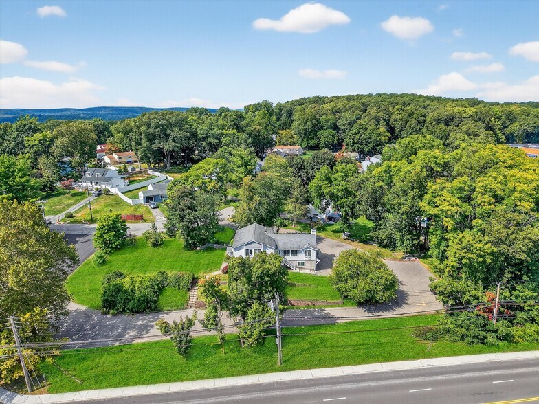 More Photos Of 2 Renee Gate St, Cortlandt Manor Office For Sale