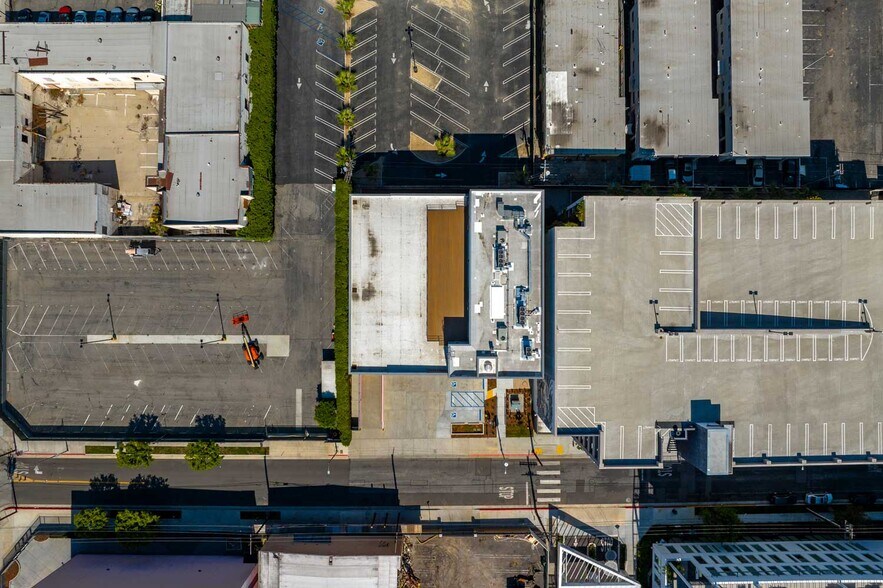 More Photos Of 1034 Seward St, Los Angeles Office For Sale