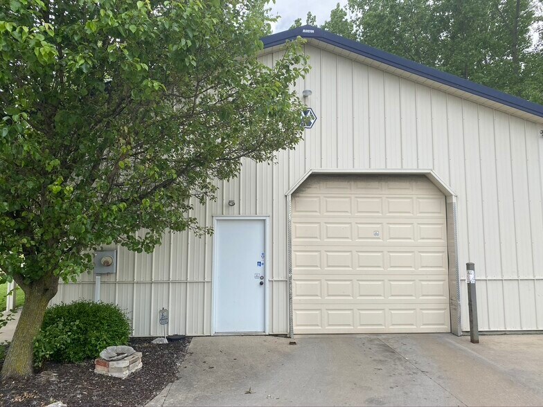 More Photos Of 1265 S Dorset Rd, Troy Freestanding For Sale